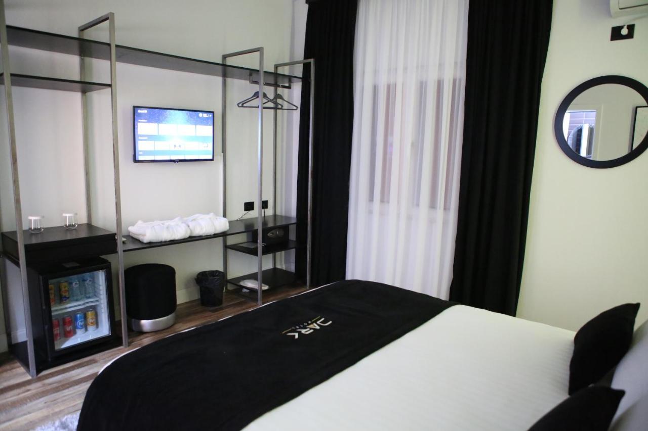 Dark Boutique Hotel Shkoze 외부 사진