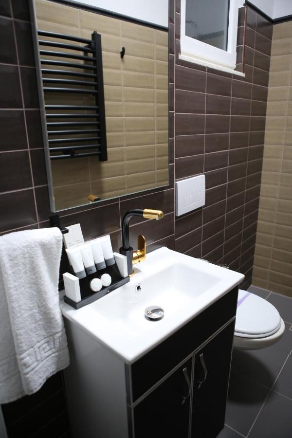 Dark Boutique Hotel Shkoze 외부 사진