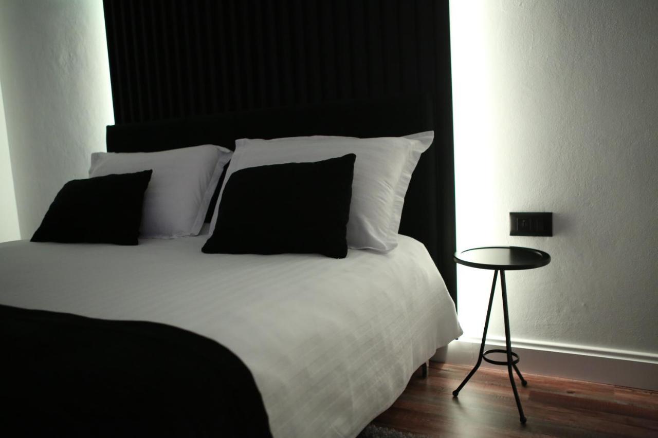 Dark Boutique Hotel Shkoze 외부 사진