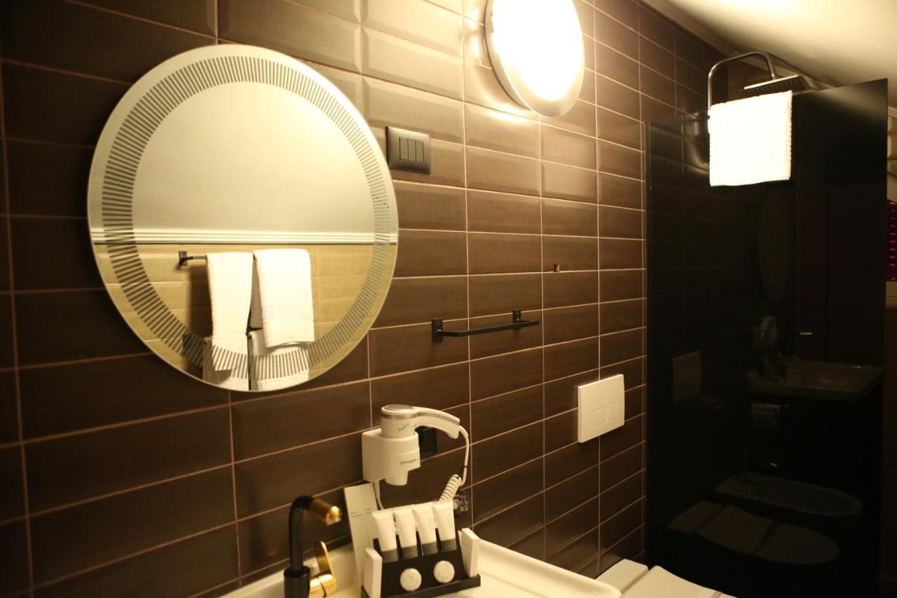 Dark Boutique Hotel Shkoze 외부 사진