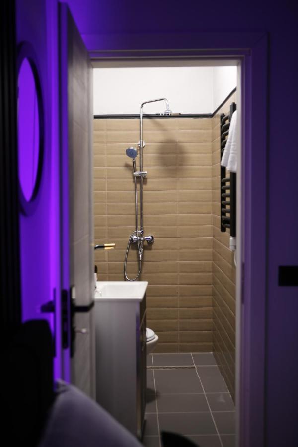 Dark Boutique Hotel Shkoze 외부 사진