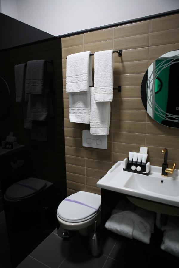 Dark Boutique Hotel Shkoze 외부 사진