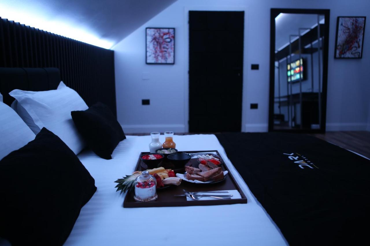 Dark Boutique Hotel Shkoze 외부 사진