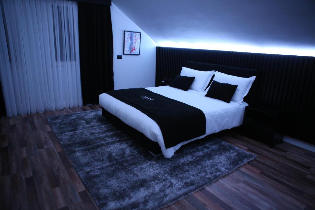Dark Boutique Hotel Shkoze 외부 사진