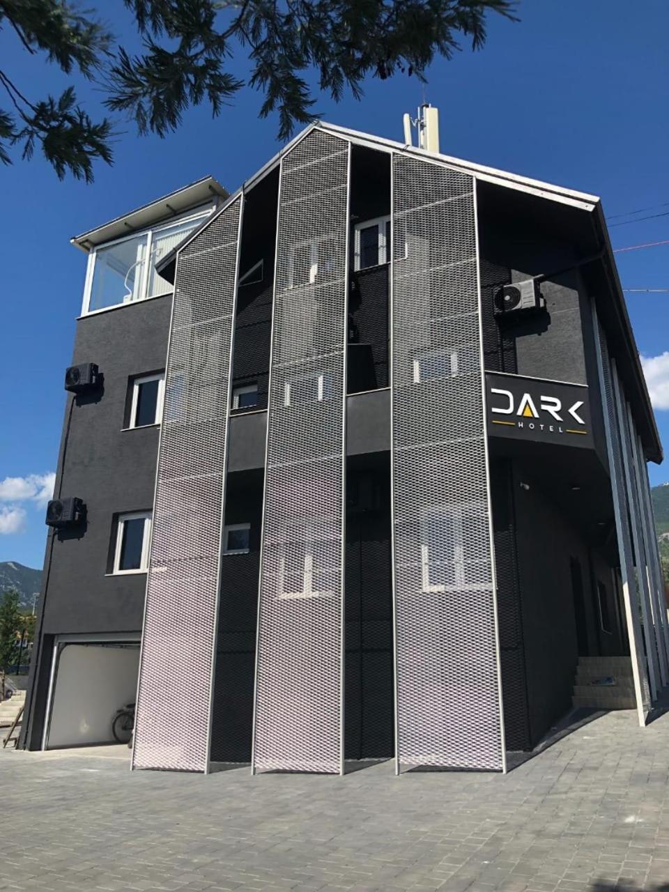 Dark Boutique Hotel Shkoze 외부 사진